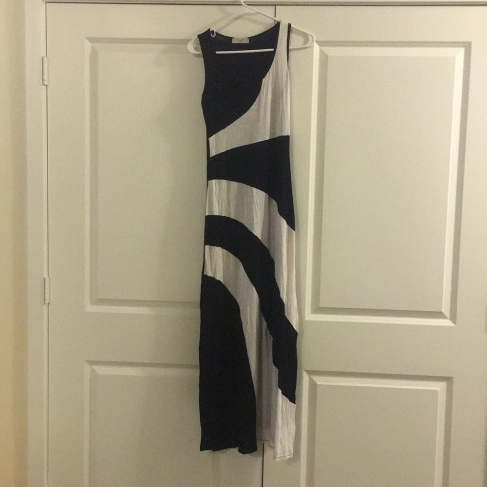Black & white maxi dress
